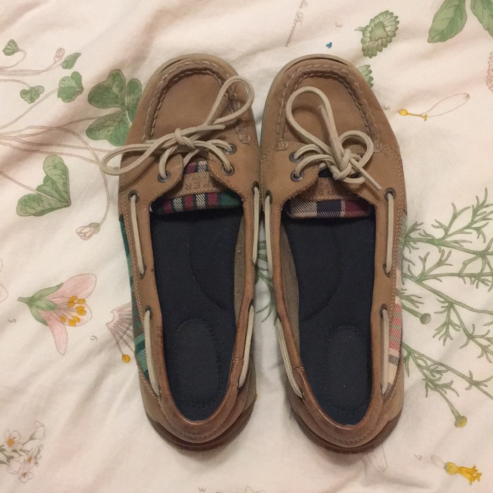 Well worn women’s Sperry’s